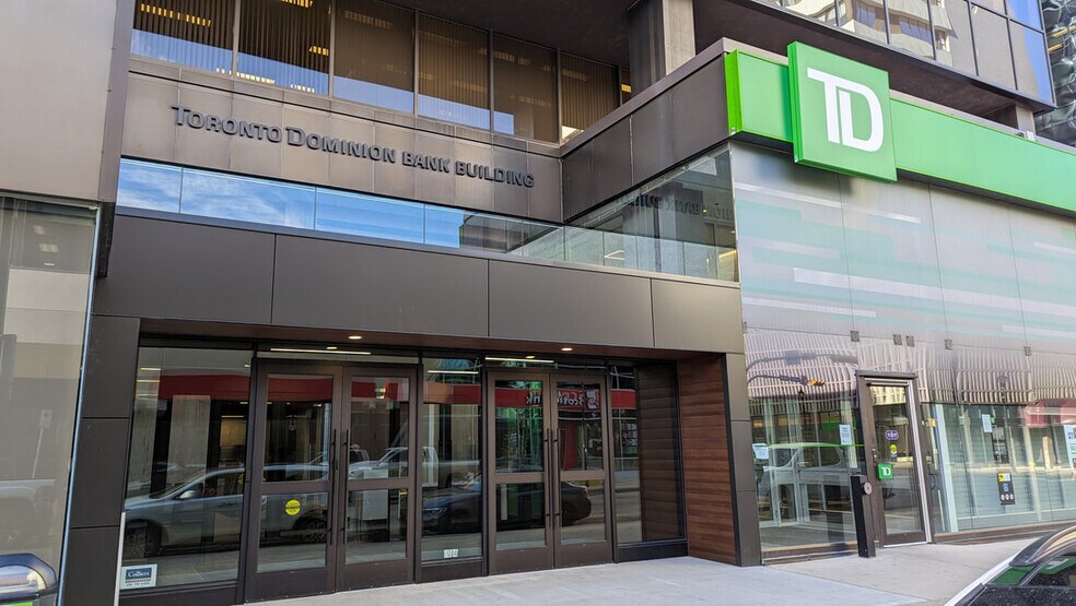 More Photos Of 1914 Hamilton St, Regina Office For Lease