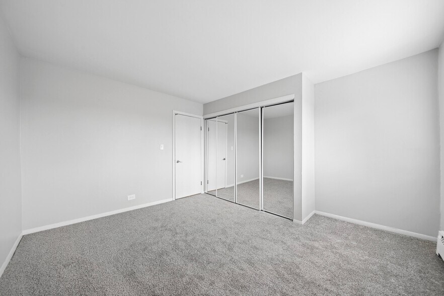 More Photos Of 211 N Lincolnway, North Aurora Apartments For Sale