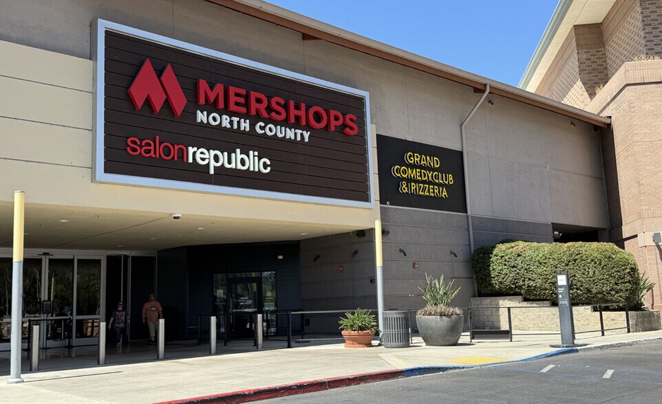 More Photos Of 272 E Via Rancho Pkwy, Escondido Unknown For Lease