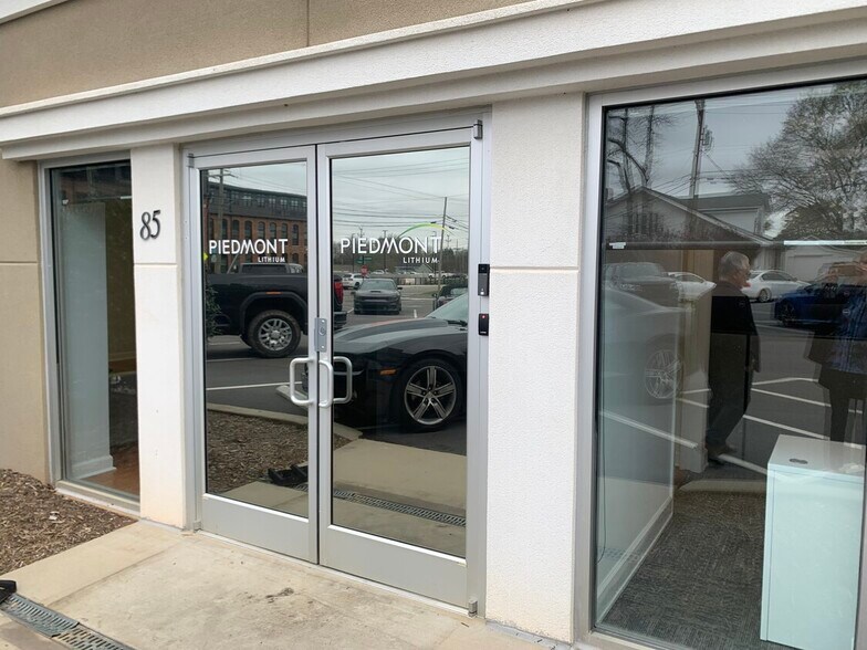 More Photos Of 85 E Catawba St, Belmont Office For Lease