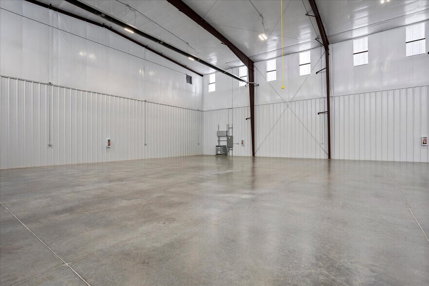 More Photos Of Mckinney Drive, Cheyenne Manufacturing For Lease