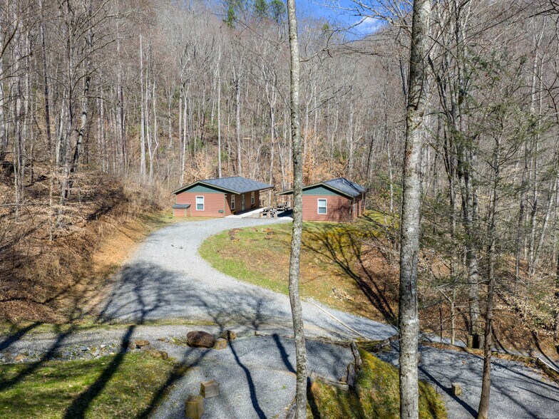 More Photos Of 95 Upstream Campus Trl, Sylva Schools For Sale
