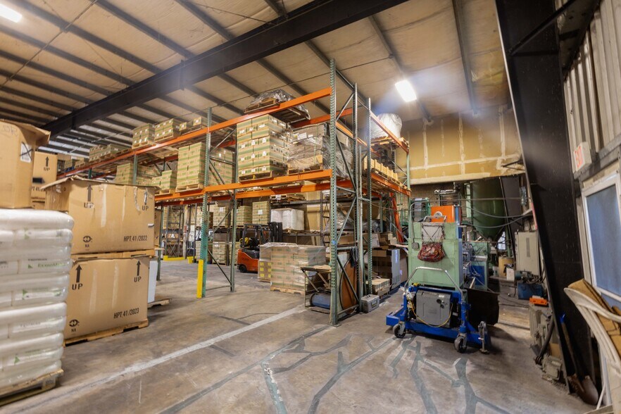 More Photos Of 99-1330 Koaha Pl, Aiea Warehouse For Sale