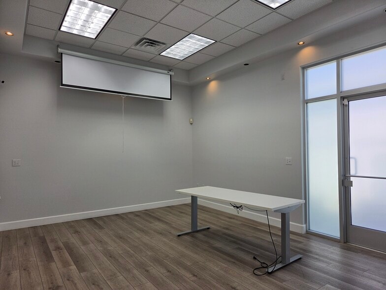 More Photos Of 2435 W Horizon Ridge Pky, Henderson Medical For Lease