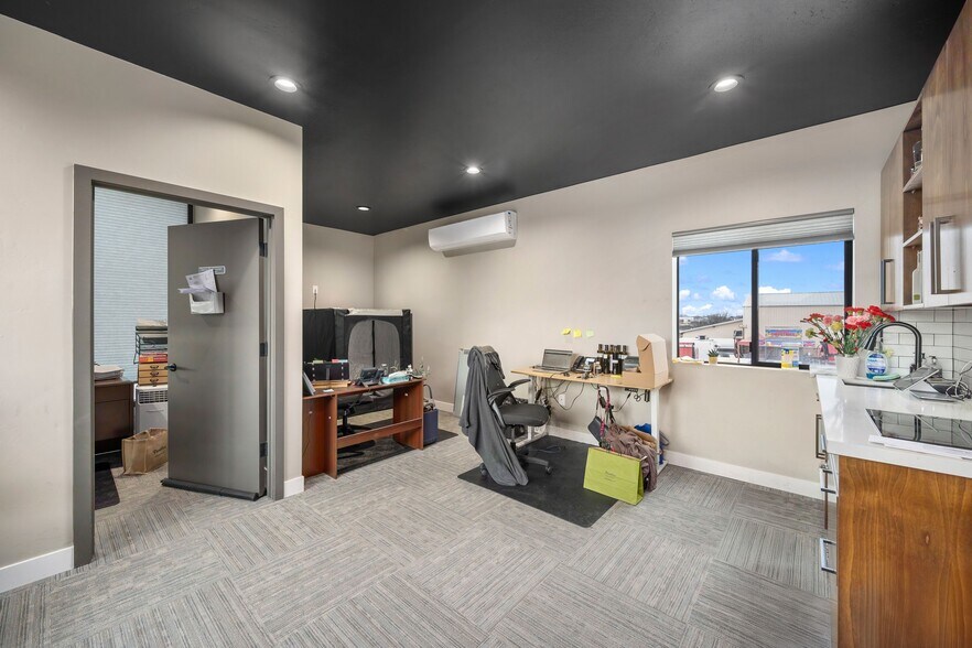 More Photos Of 3563 Combine St, Paso Robles Warehouse For Lease