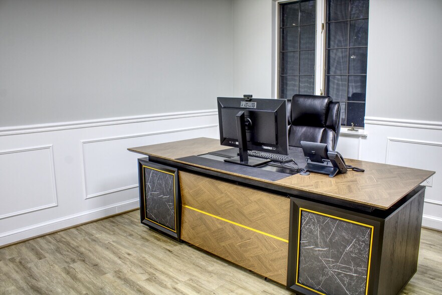 More Photos Of 10521 Judicial Dr, Fairfax Medical For Sale