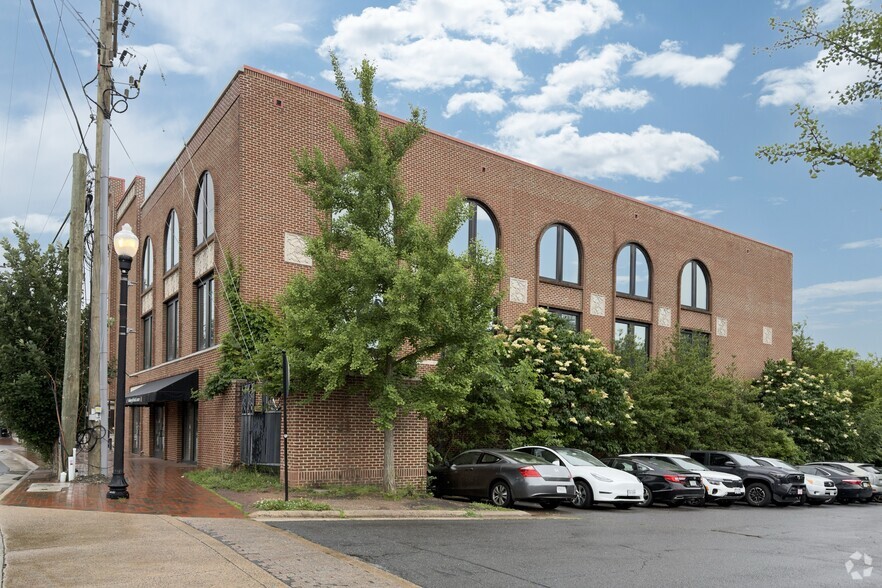 More Photos Of 754 Elden St, Herndon Office For Lease