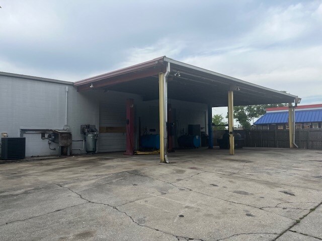 More Photos Of 7715 Lem Turner Rd, Jacksonville Auto Repair For Sale