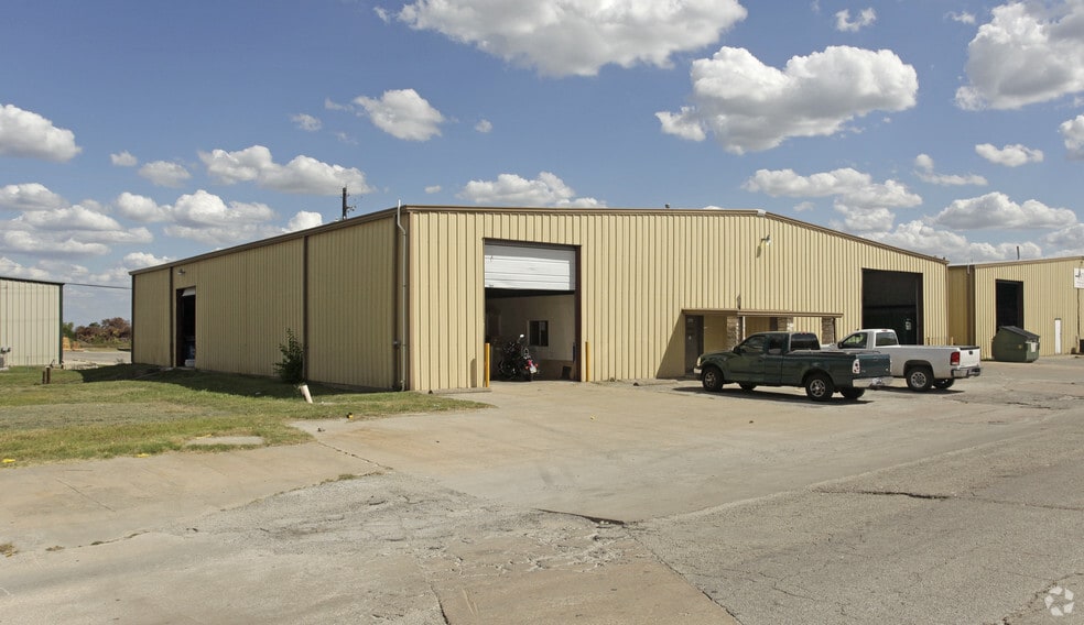 More Photos Of 9201 Brown Ln, Austin Warehouse For Sale