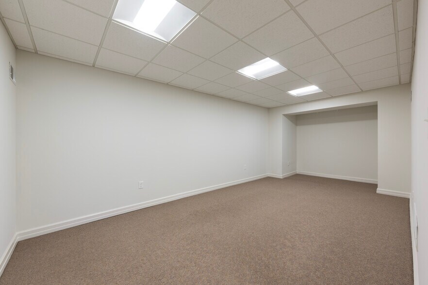 More Photos Of 814 Madison Ave, Covington Office Residential For Lease
