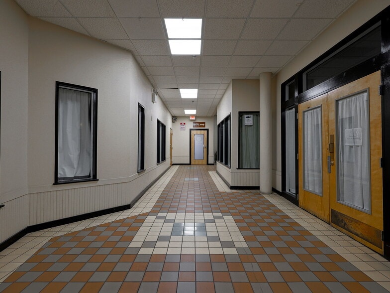 More Photos Of 44 N Queen St, Lancaster Apartments For Lease