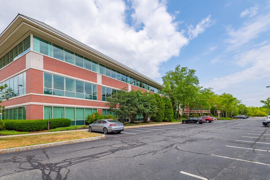 More Photos Of 400 Donald J Lynch Blvd, Marlborough Unknown For Lease