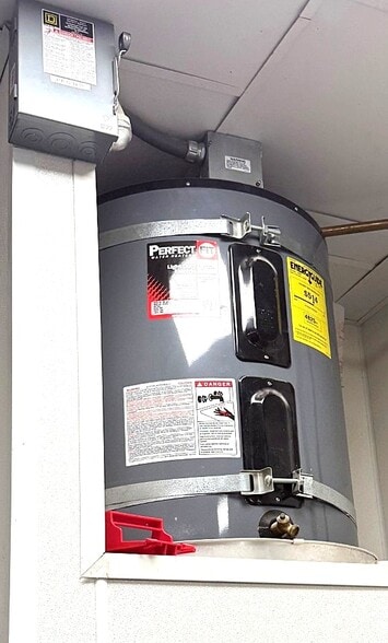 More Photos Of 1661 E Colorado Blvd, Pasadena Fast Food For Lease