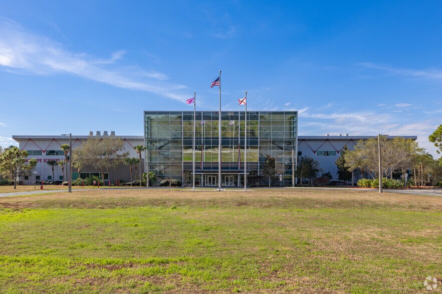 More Photos Of 505 Odyssey Way, Merritt Island Office For Lease