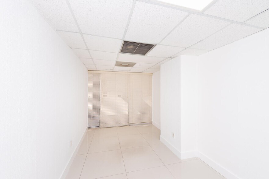 More Photos Of 2645 SW 37th Ave, Miami Medical For Lease