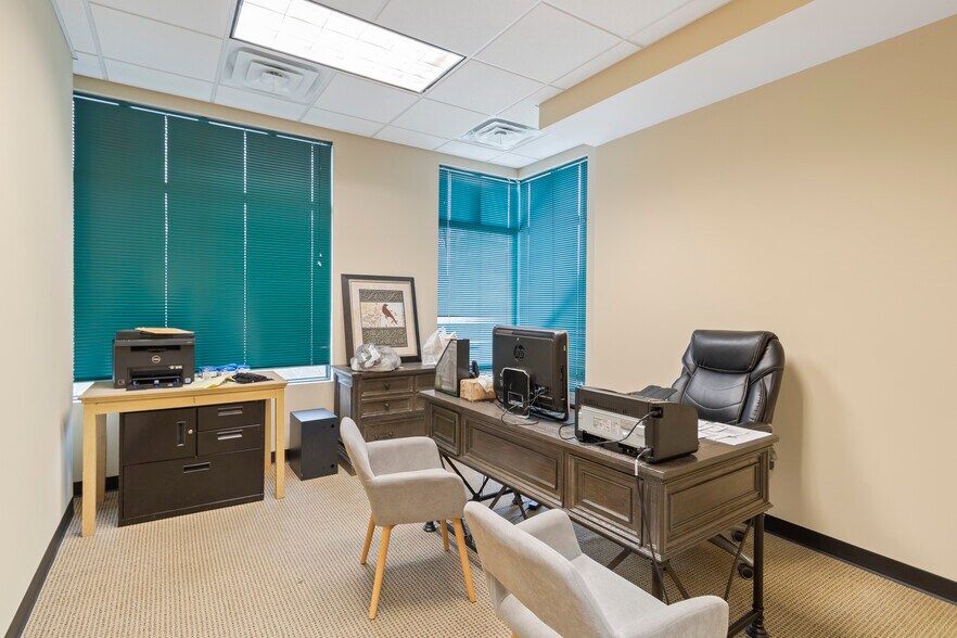 More Photos Of 1690 Roberts Blvd, Kennesaw Warehouse For Sale