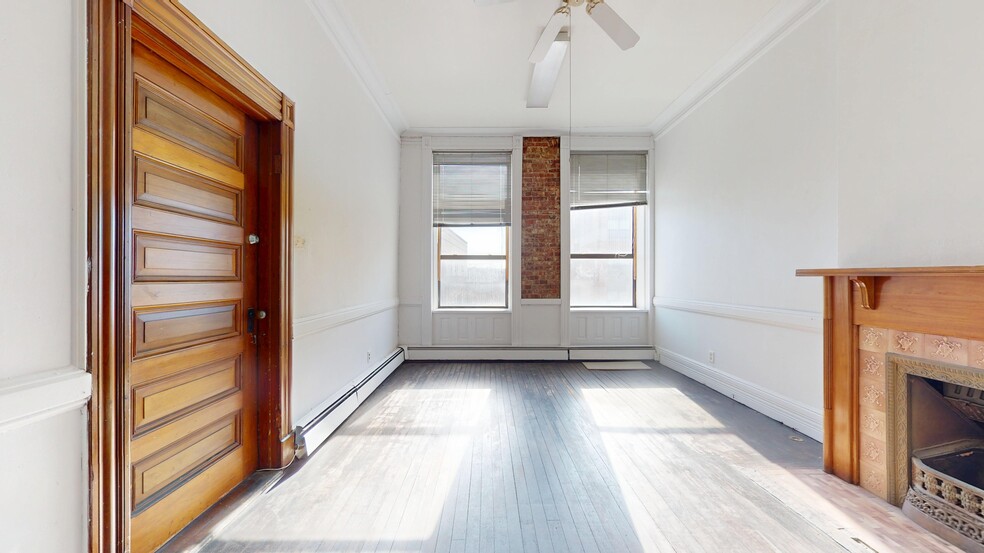 More Photos Of 42 W Main St, Riverhead Storefront Retail Office For Lease