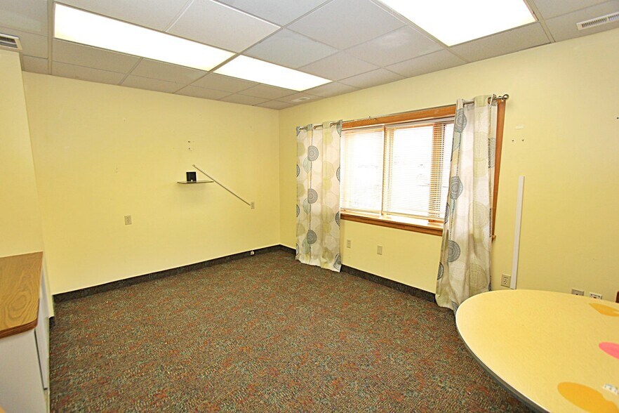 More Photos Of 131 Orchard Park Rd, West Seneca Office For Sale