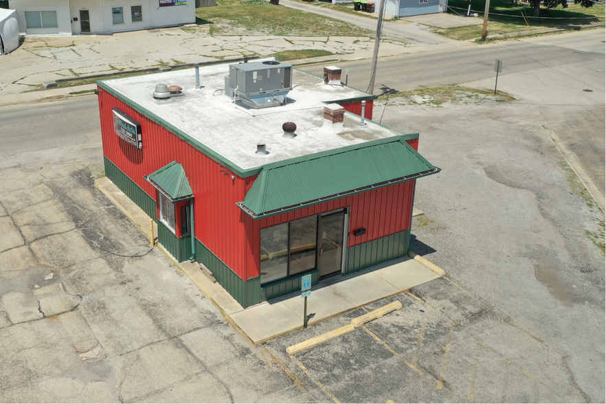 Primary Photo Of 102 5th St, Lincoln Restaurant For Sale