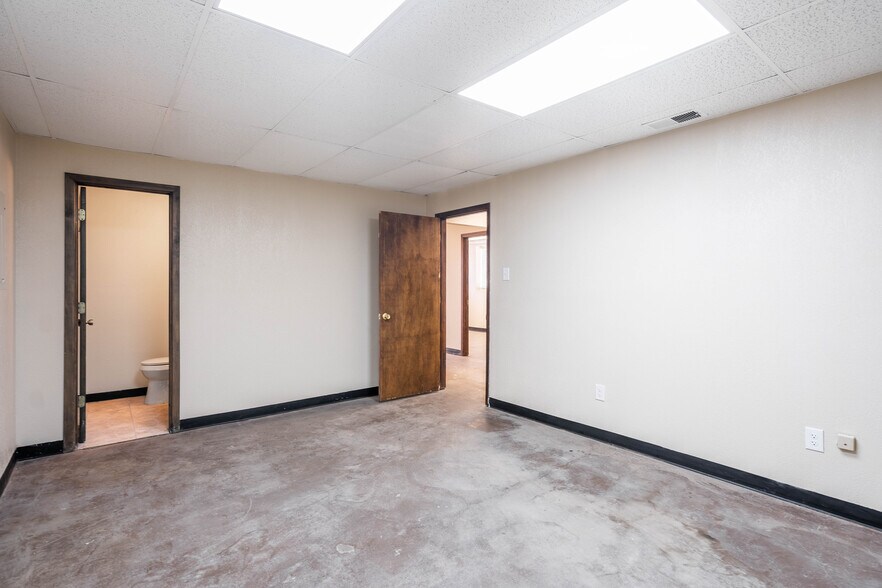 More Photos Of 1304A Dayton Rd, Midland Warehouse For Sale