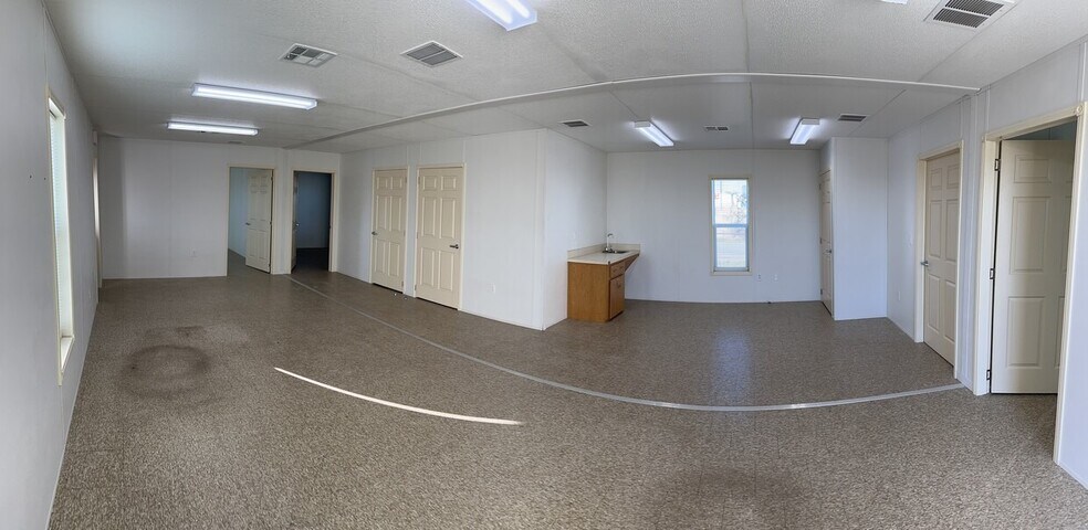 More Photos Of 1815 E Hicks Field Rd, Fort Worth Industrial For Lease