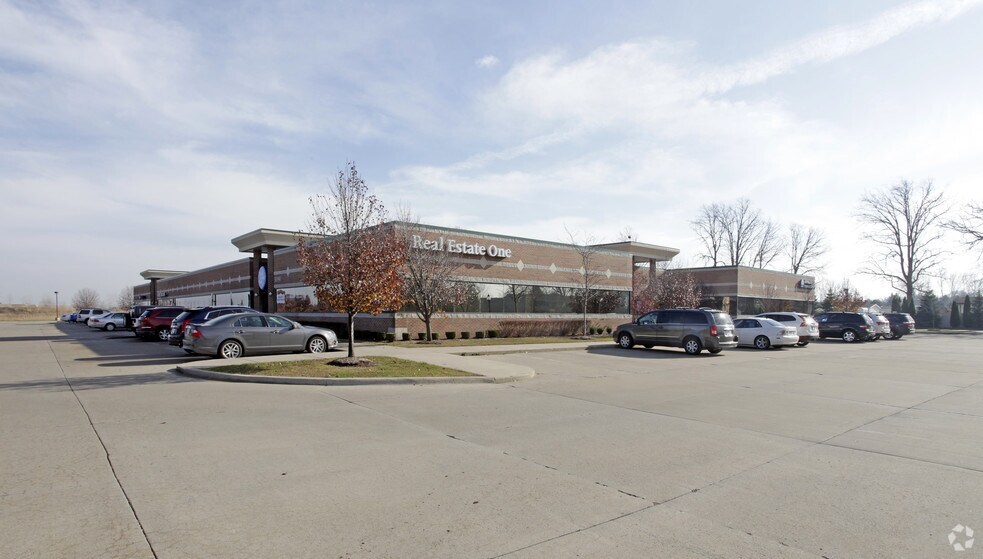 Primary Photo Of 50154-50202 Schoenherr Rd, Shelby Township Medical For Lease