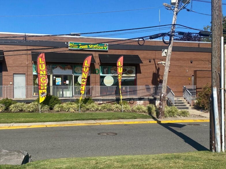 More Photos Of 10 Meadowlands Pky, Secaucus Unknown For Lease