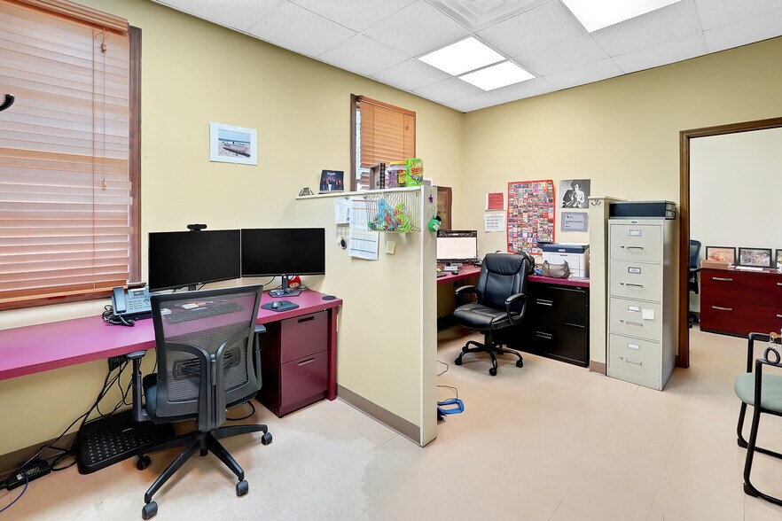 More Photos Of 9 Spring St, Freehold Office For Sale