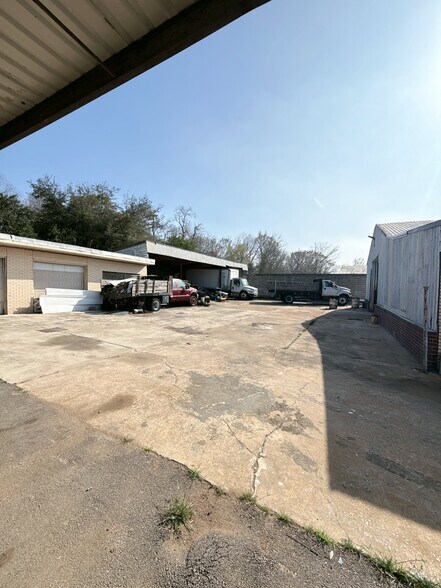 More Photos Of 4127 Weslow St, Houston Industrial For Lease
