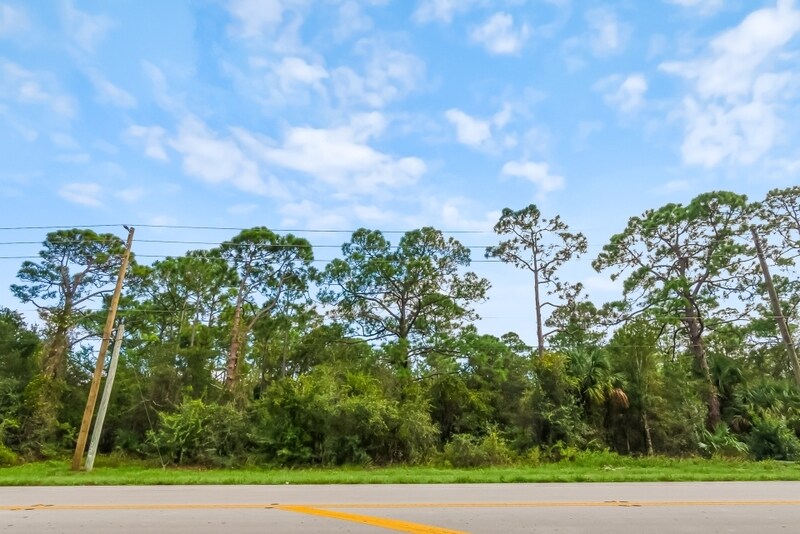 More Photos Of 5180-5186 Turnpike Feeder Rd, Fort Pierce General Retail For Sale
