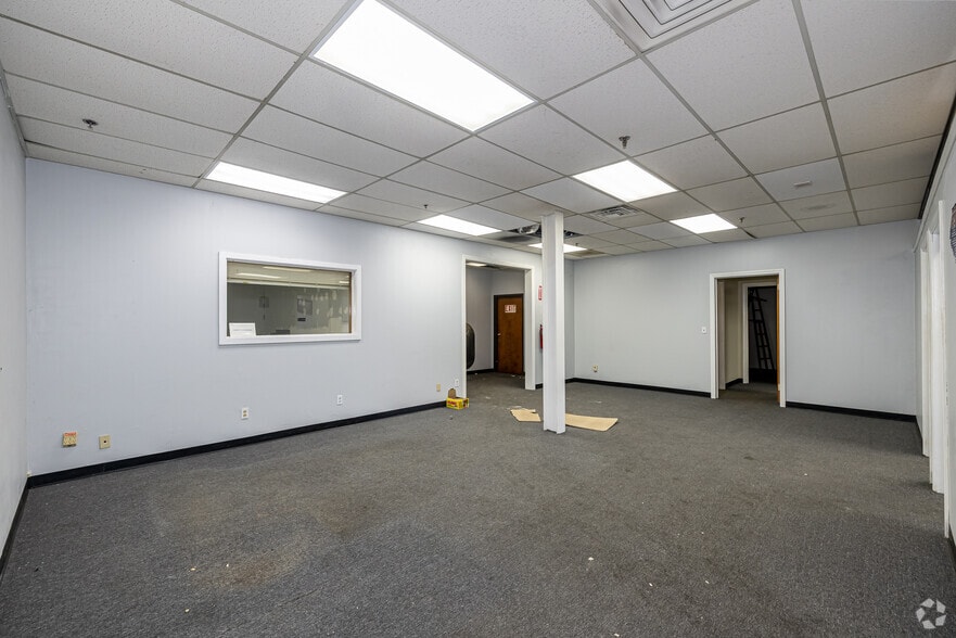 More Photos Of 125 McKee St, East Hartford Warehouse For Lease