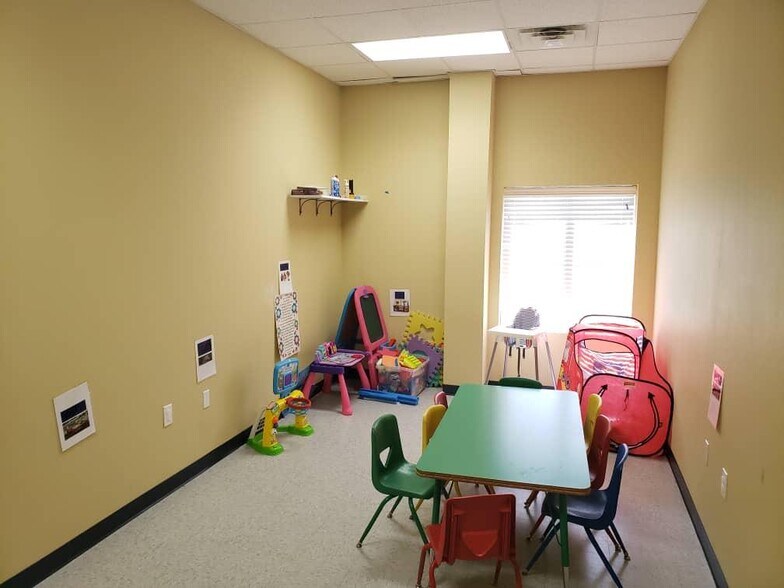 More Photos Of 6603 Langham Dr, Houston Religious Facility For Lease
