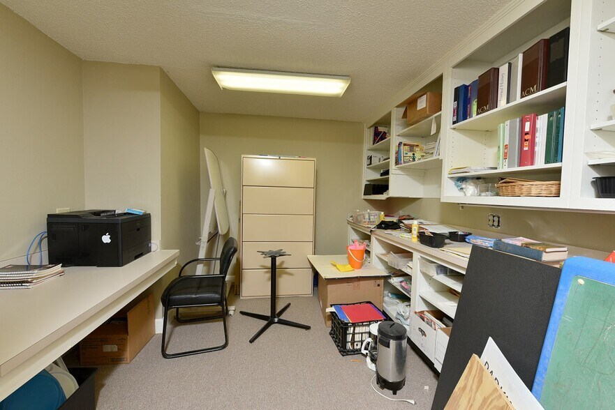 More Photos Of 2601 Sandy Plains Rd, Marietta Office For Sale