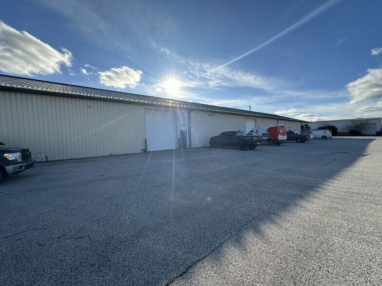 More Photos Of 954 Front Ave NW, Grand Rapids Manufacturing For Sale