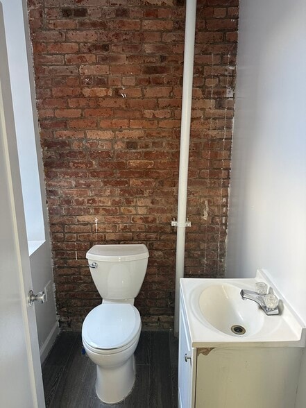 More Photos Of 2100-2104 Second Ave, New York Apartments For Lease