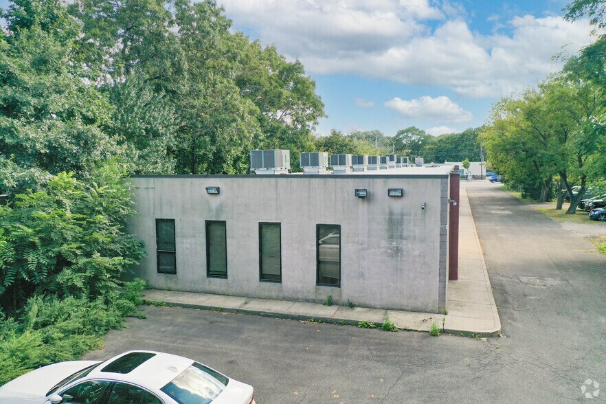 More Photos Of 761-765 Middle Country Rd, Selden Office For Lease