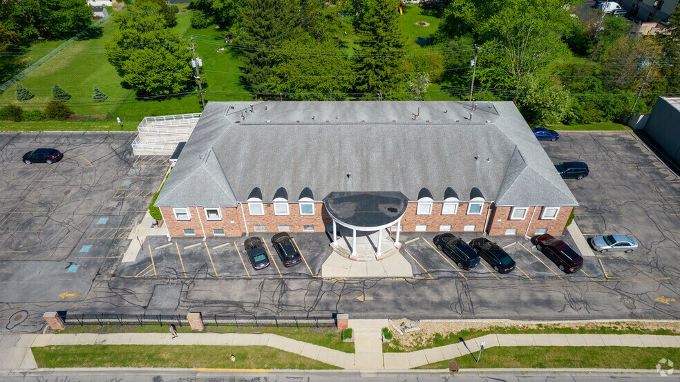 More Photos Of 50 Old Village Rd, Columbus Office For Lease