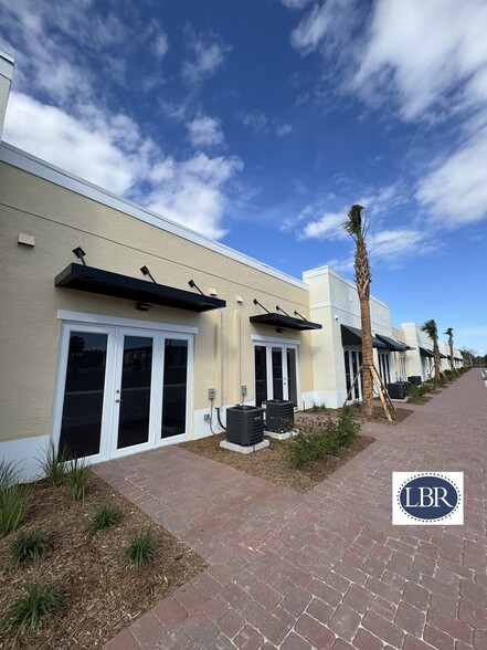 More Photos Of 205 Coastal Ln, West Melbourne Unknown For Lease