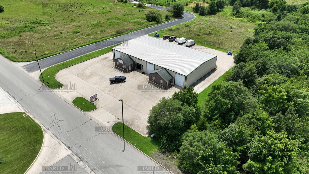 More Photos Of 1019 Cowan Dr, Lebanon Light Distribution For Lease