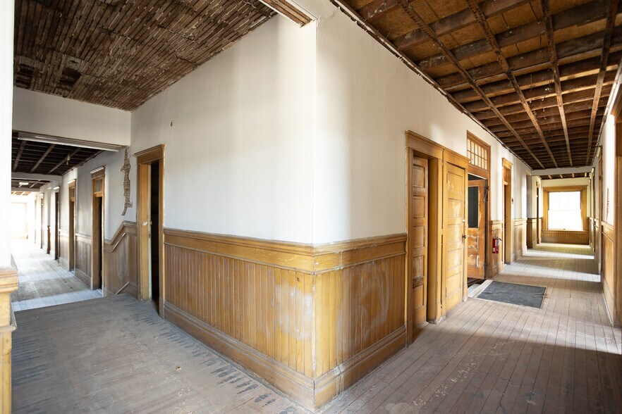 More Photos Of 479 B St, Biggs Storefront Retail Office For Sale