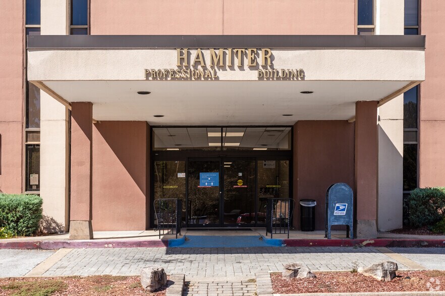 More Photos Of 300 Medical Center Dr, Gadsden Medical For Sale