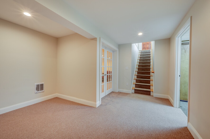 More Photos Of 72 W Stafford Rd, Stafford Springs Medical For Sale