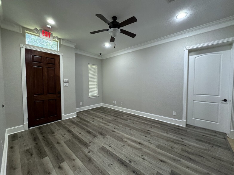 More Photos Of 11601 Spring Cypress Rd, Tomball Medical For Sale
