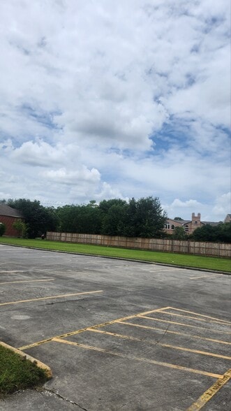 More Photos Of 8101 Senate St, Houston Religious Facility For Lease