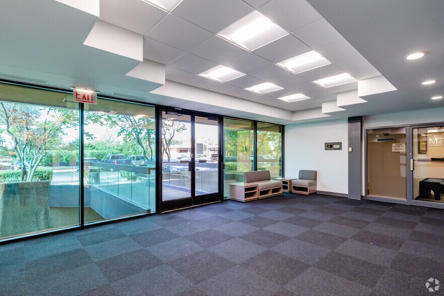 More Photos Of 800 Roosevelt Rd, Glen Ellyn Unknown For Lease