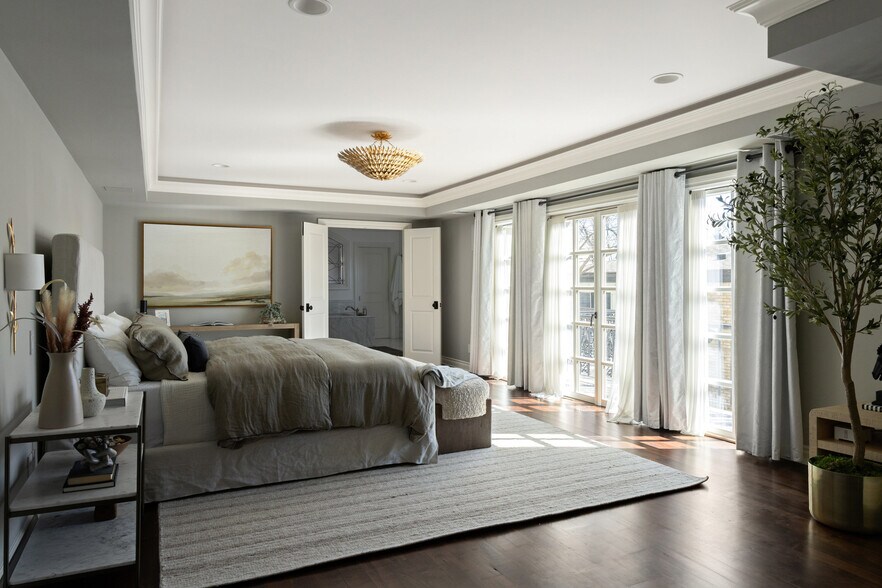 More Photos Of 1810 W 35th St, Austin Specialty For Sale