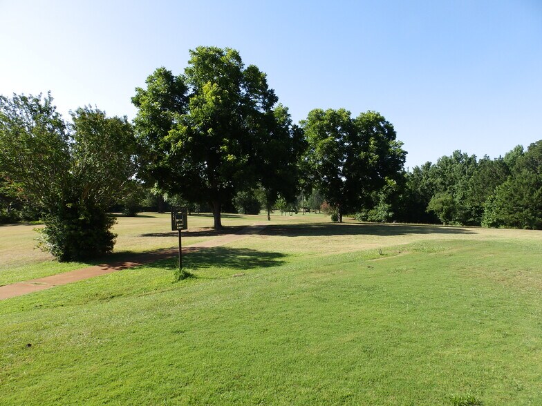 More Photos Of 2330 Country Club Rd, Palestine Land For Sale
