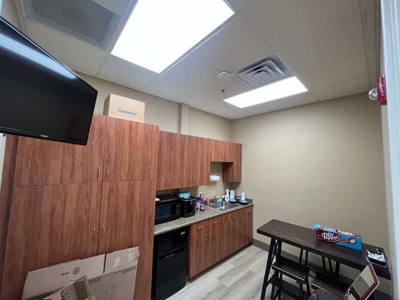 More Photos Of 4 Okatie Center Blvd S, Okatie Office For Sale