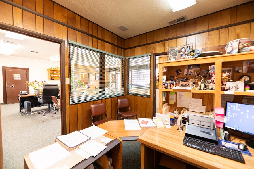 More Photos Of 123 N 1st St, Grants Office For Sale