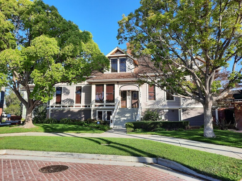 More Photos Of 721 S A St, Oxnard Office For Lease